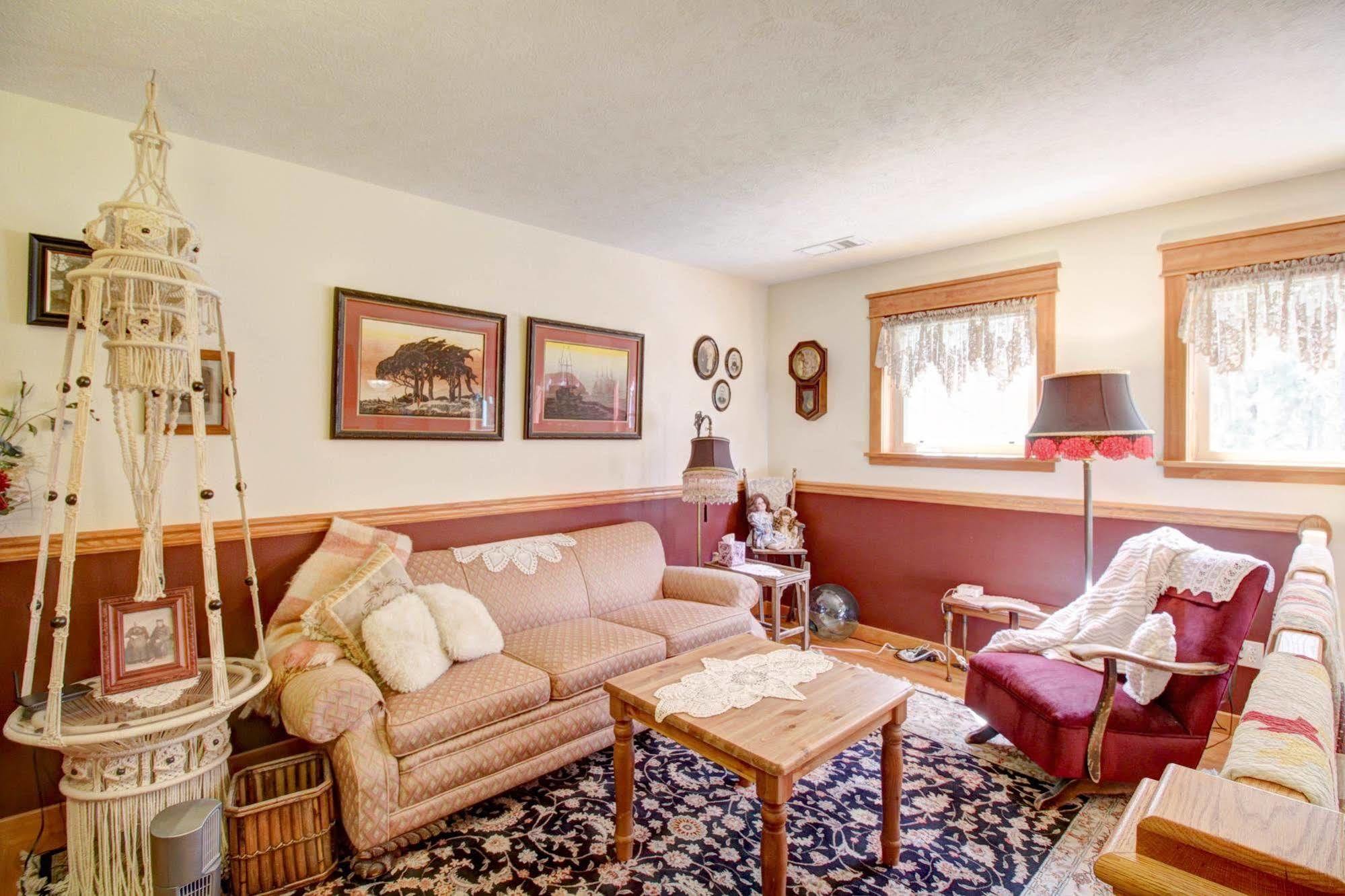 Nine Mile Falls River House Bed And Breakfast מראה חיצוני תמונה
